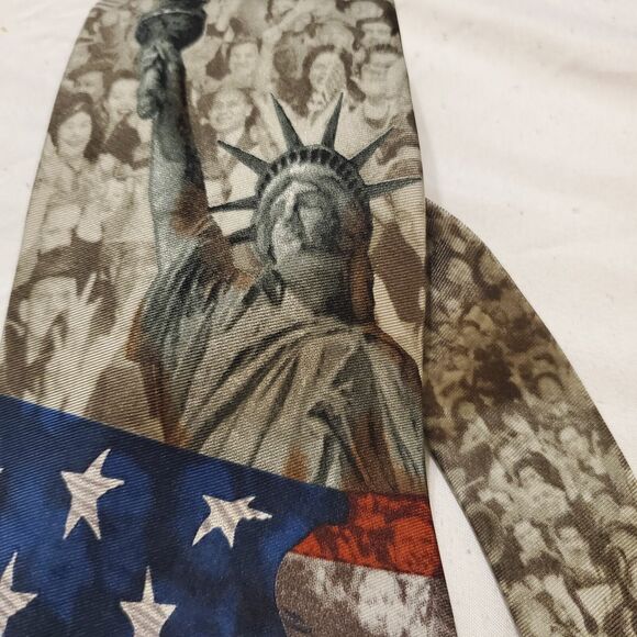 Eagles Wings Patriotic Silk Tie Eagle Statue‎ of Liberty Immigrants Novelty VTG - Picture 2 of 7